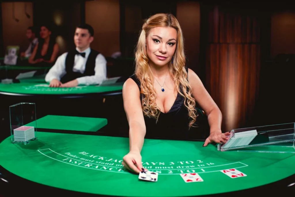 Live Dealer Blackjack: Creating Real Casino Experiences Online